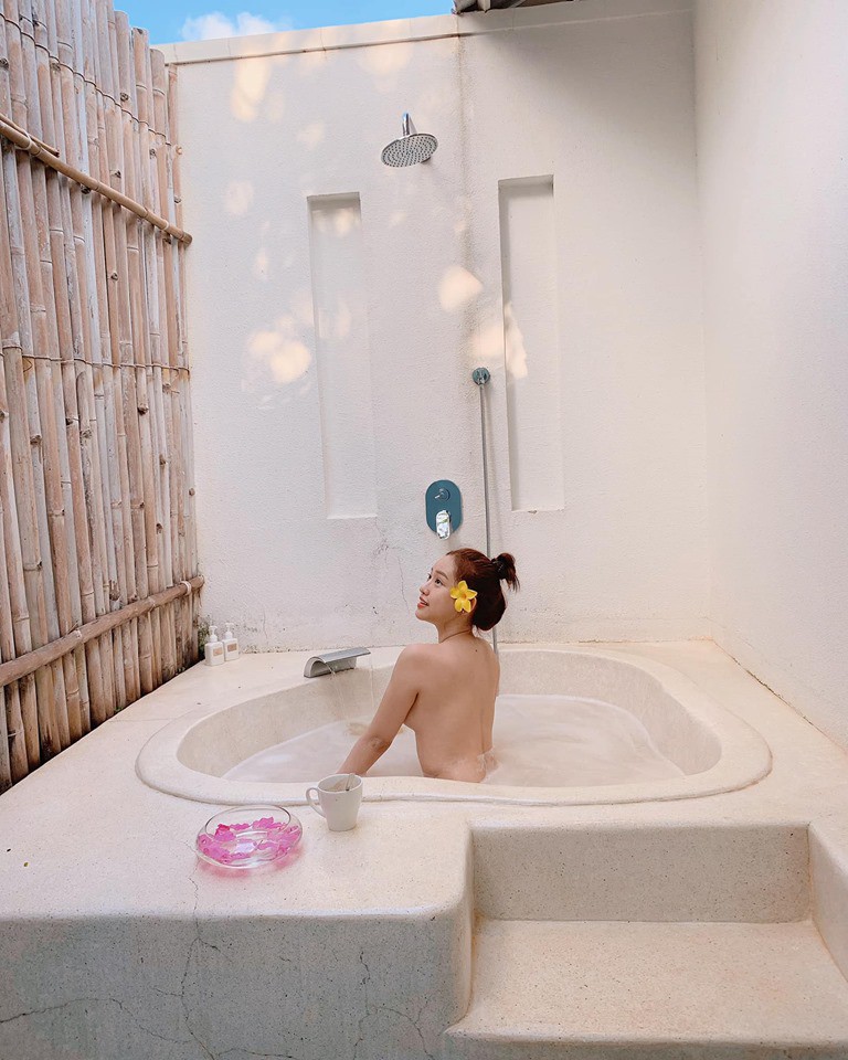 Top 10 cách chụp ảnh trong bồn tắm đẹp của các HOT GIRL
