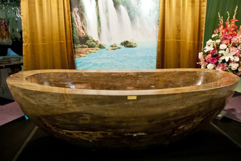 Chiêm ngưỡng bồn tắm đắt nhất thế giới giá 40 tỷ đồng