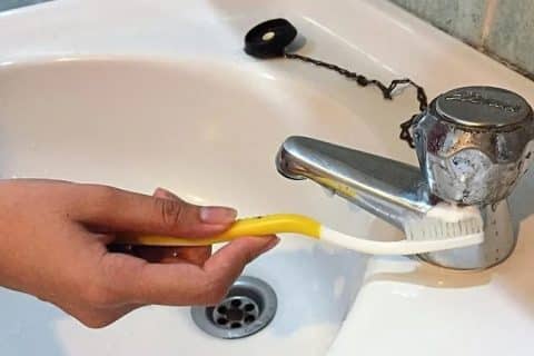 vệ sinh thiết bị inox nhà tắm