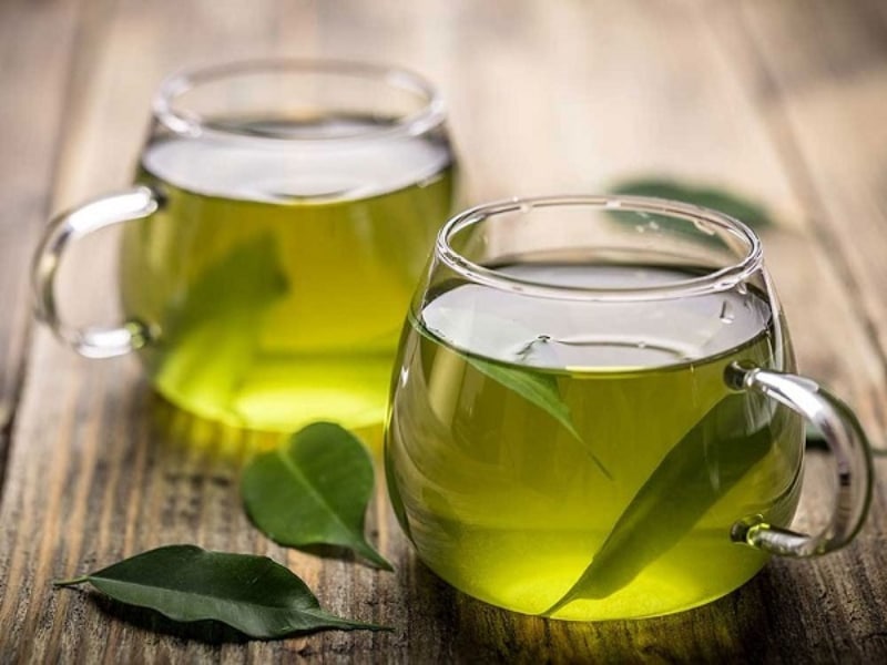 tẩy vết ố vàng trên tường nhà tắm