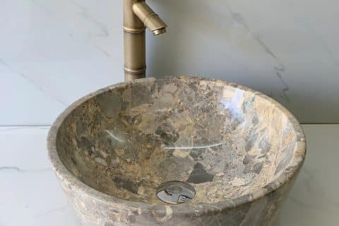 So sánh lavabo treo tường và lavabo đặt bàn