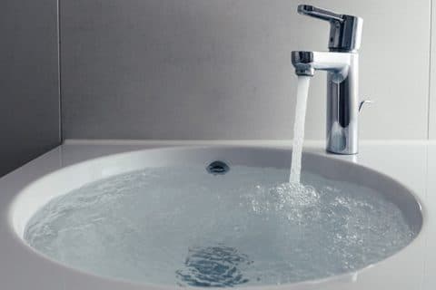 bồn tắm Jacuzzi ngoài trời