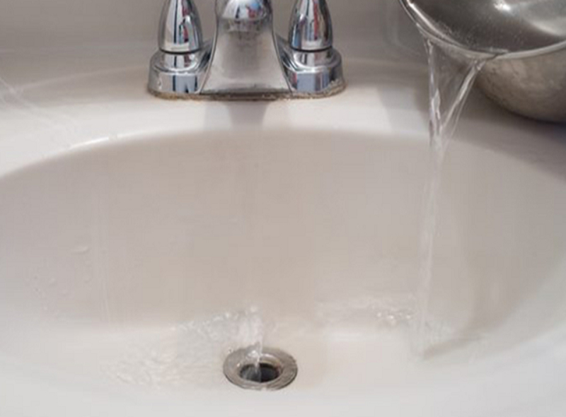 xử lý lavabo bị tắc nghẽn