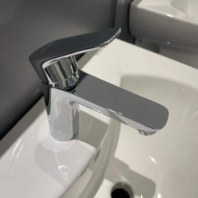 Vòi lavabo nóng lạnh là gì